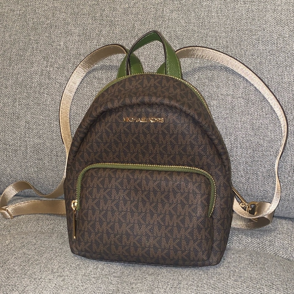 Michael Kors Mini Backpack NWOT 🤎💚